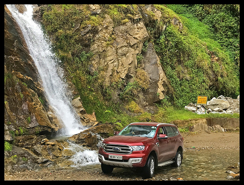 Road trips in India, Waterfall on road in self drive to West Sikkim