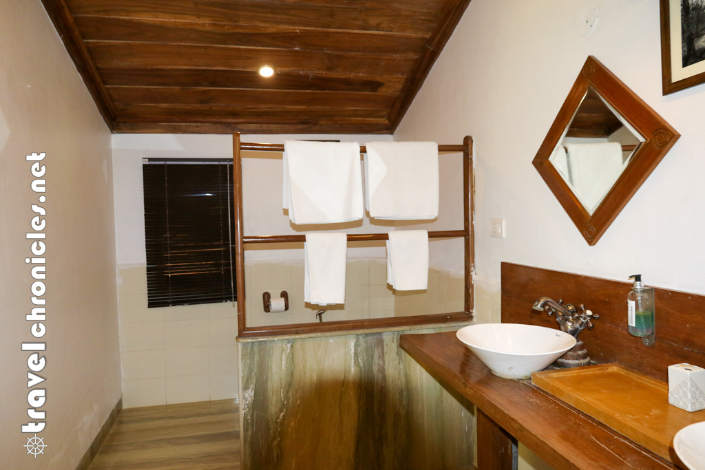 Tent bathroom at Pench Jungle Camp